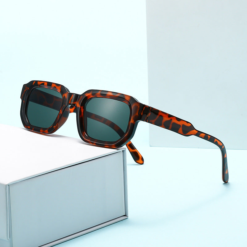 Unisex sunglasses with thick, square frames
