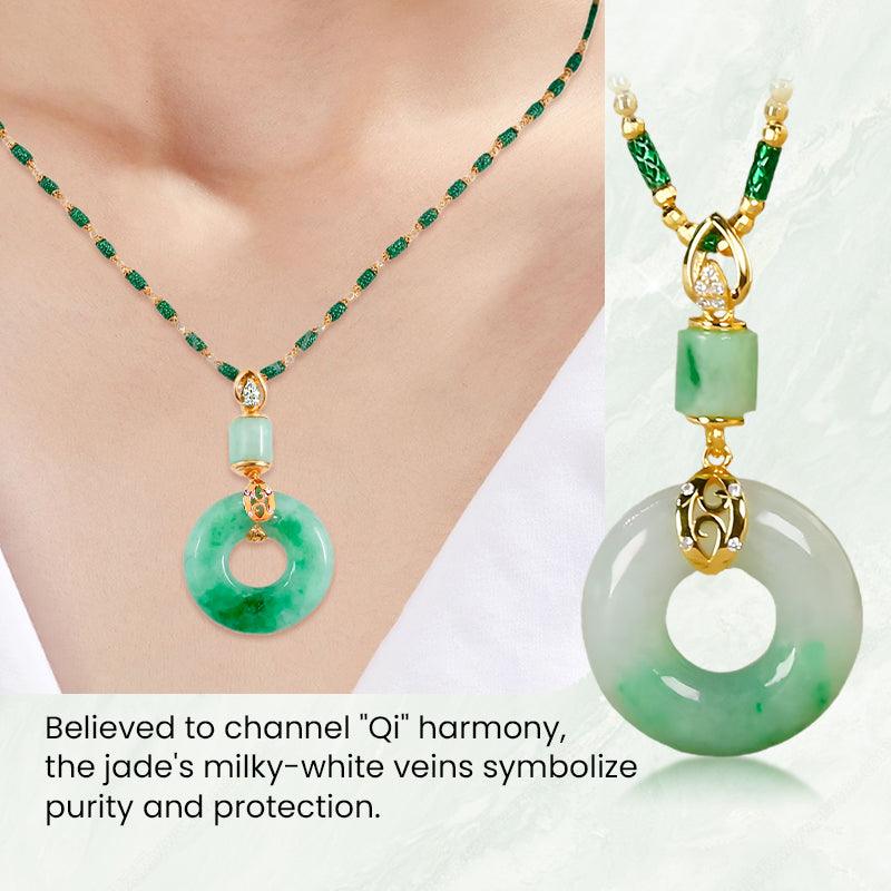 Round pendant with jade look – timeless symbol of harmony and balance 💚🌿