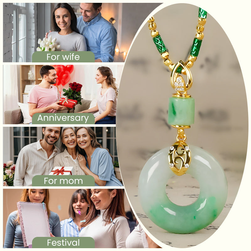 Round pendant with jade look – timeless symbol of harmony and balance 💚🌿