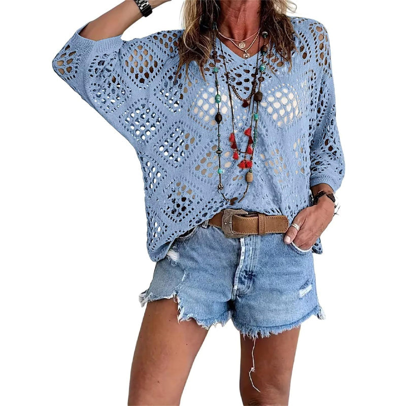 🌿 V-neck shirt with open-knit hem
