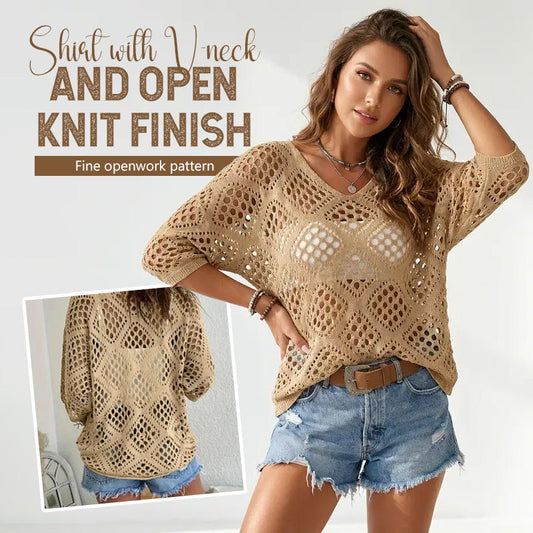🌿 V-neck shirt with open-knit hem
