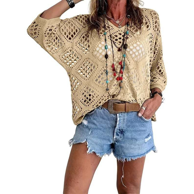 🌿 V-neck shirt with open-knit hem
