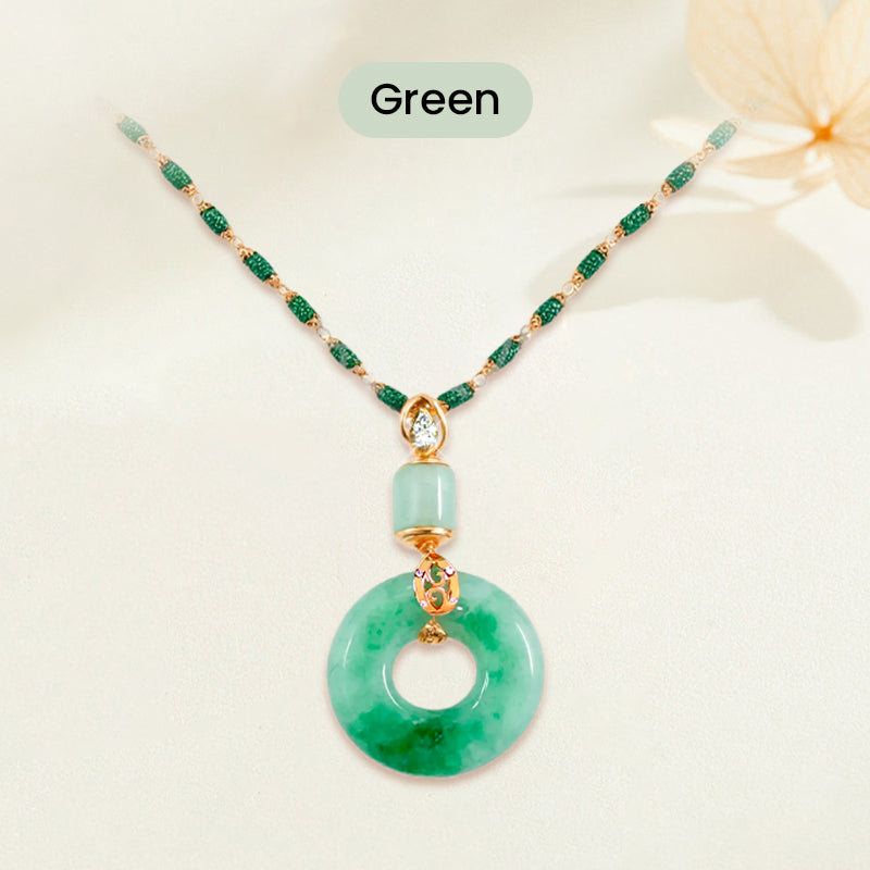 Round pendant with jade look – timeless symbol of harmony and balance 💚🌿