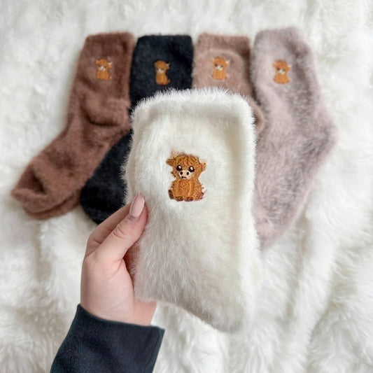 🧦Ultra-warm for cold days🐮Fuzzy highland cow socks