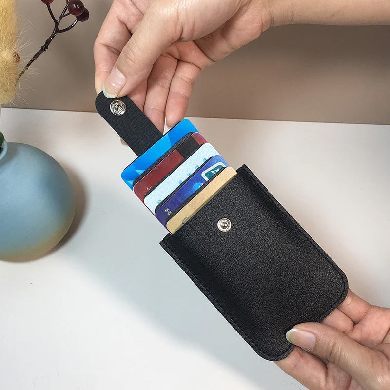 Pull-out card case made of PU leather – Compact, robust & organized Cards & bills 🧳