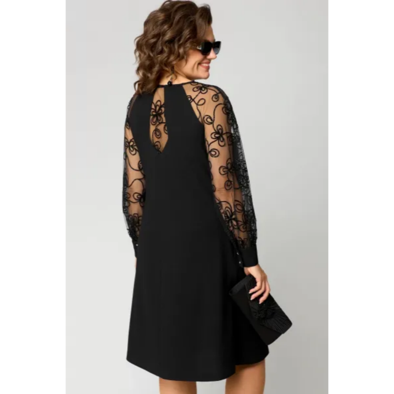 Lace Patchwork Dress With A Round Neck And Long Sleeves
