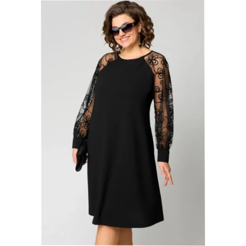 Lace Patchwork Dress With A Round Neck And Long Sleeves