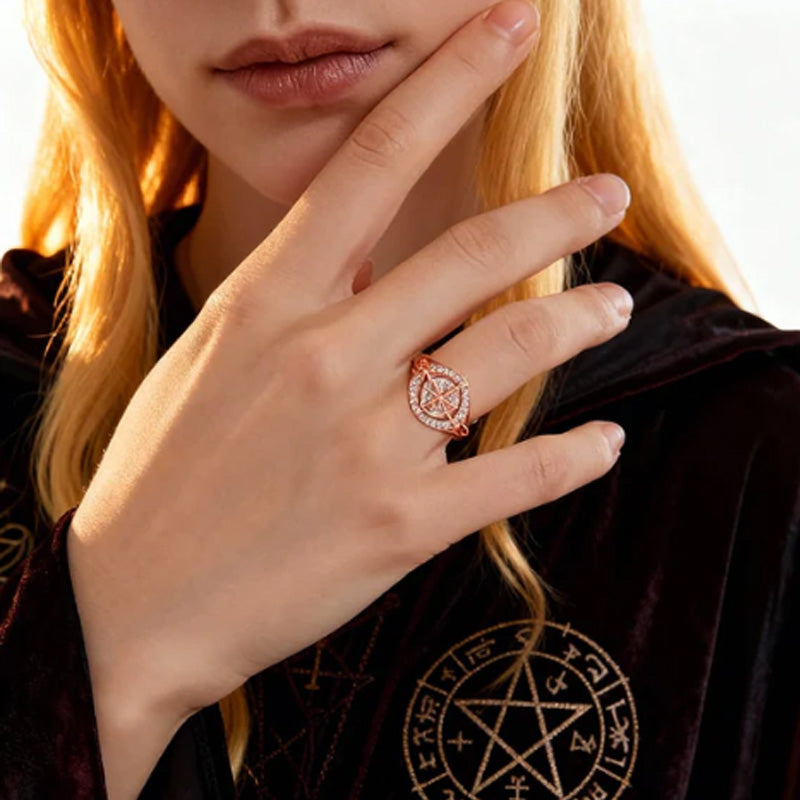 Elegant two-tone ring with Celtic knot and zirconia