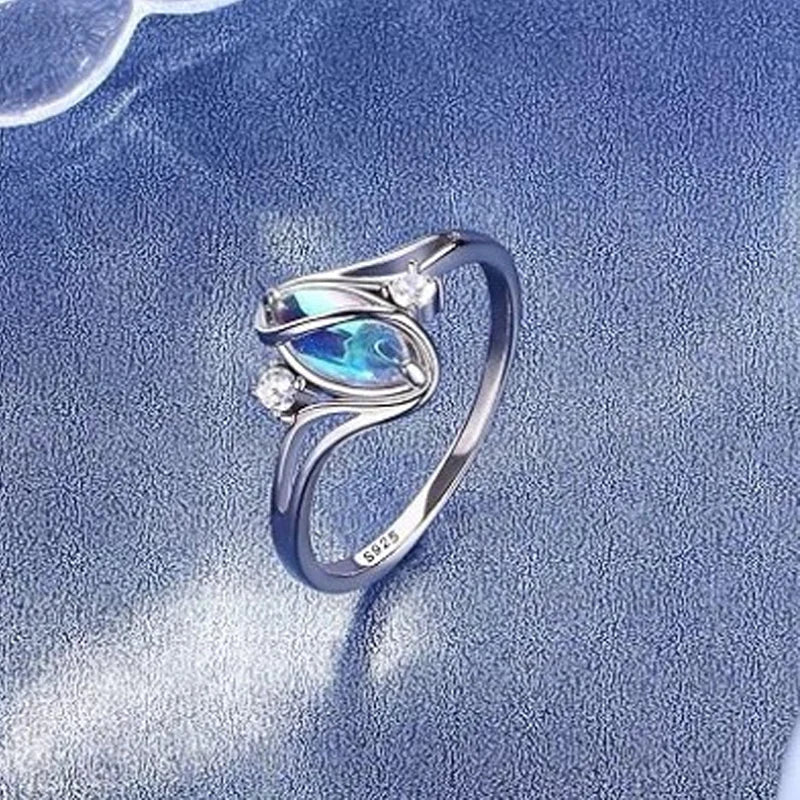 💍Geometric Oval Moonstone Ring with Zirconia Accents – Mystical, Sparkling & Timelessly Elegant!