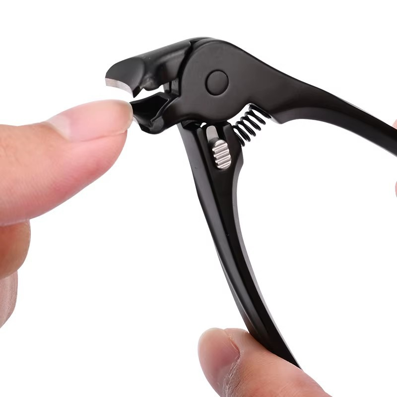 Stainless steel nail clippers with splash guard – Large opening for ingrown nails & foot care ✂️👣