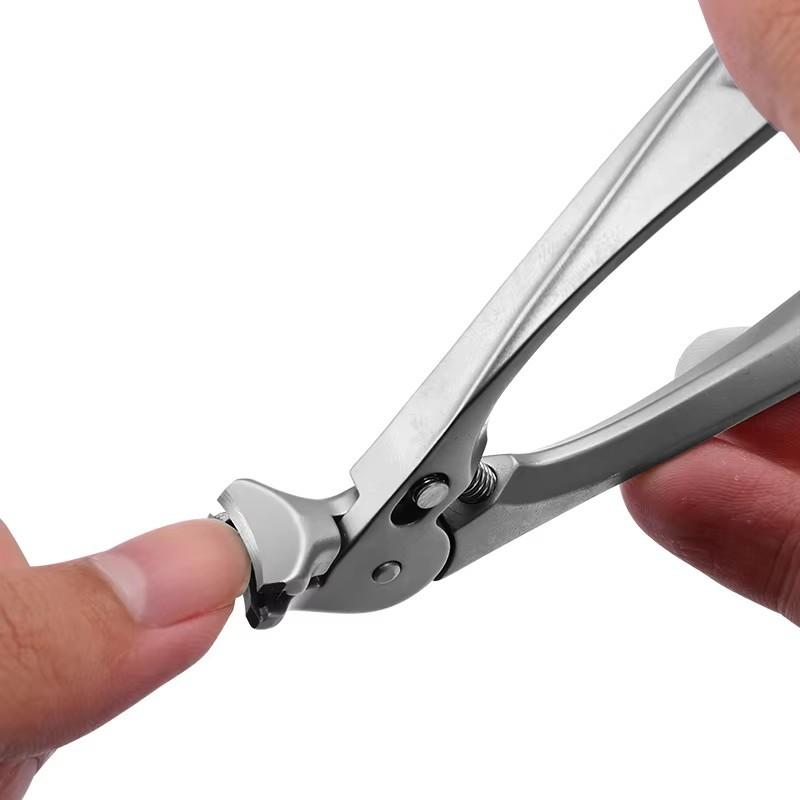 Stainless steel nail clippers with splash guard – Large opening for ingrown nails & foot care ✂️👣