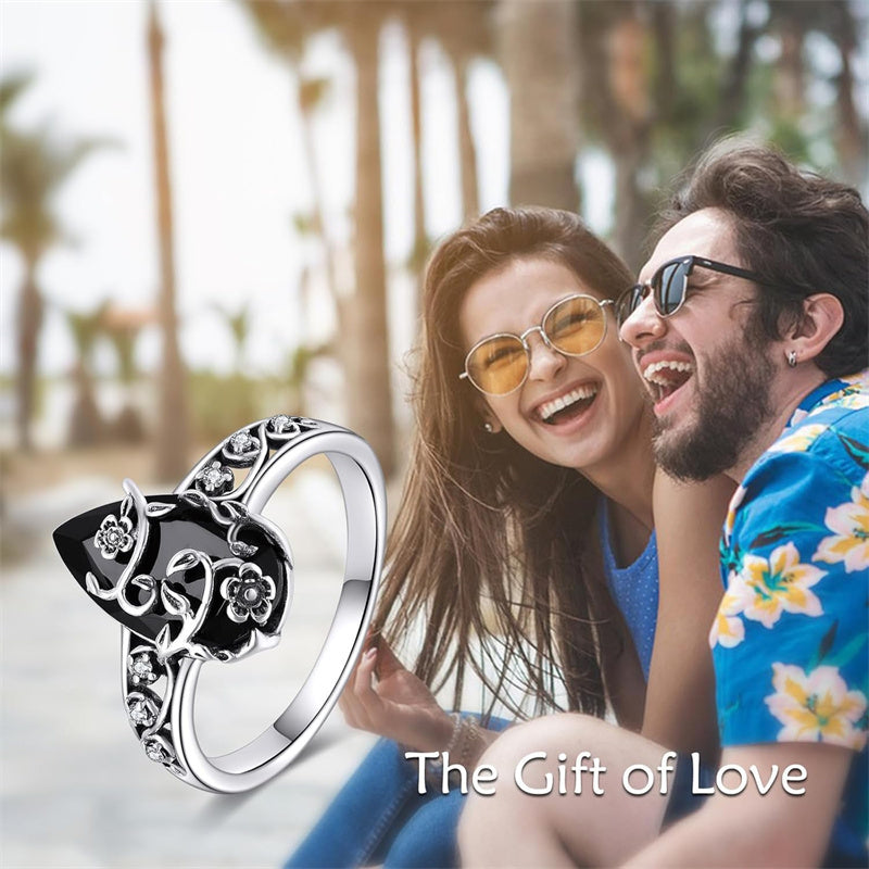 💎 BOHEMIAN VINTAGE RING! 💎 Floral Vine Design, Black Teardrop Gem & Sparkling Accents for Timeless Elegance✨