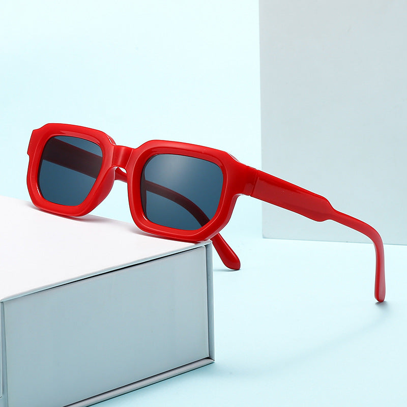 Unisex sunglasses with thick, square frames