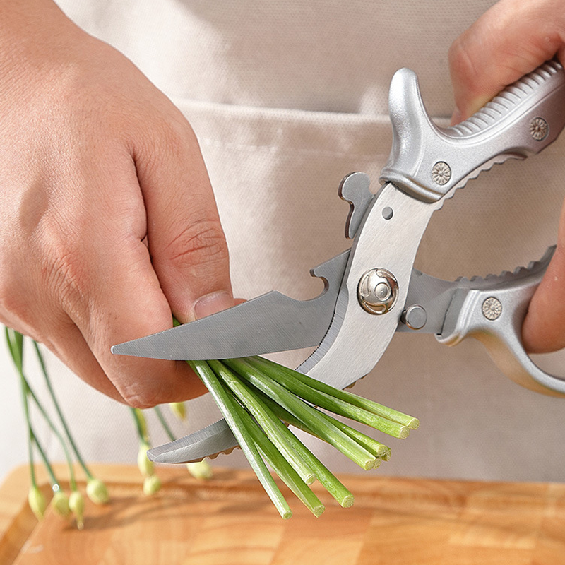 Heavy-Duty Multifunction Kitchen Shears – 4-in-1 Tool with Fish Scaler, Bottle Opener & Safety Lock 🔪