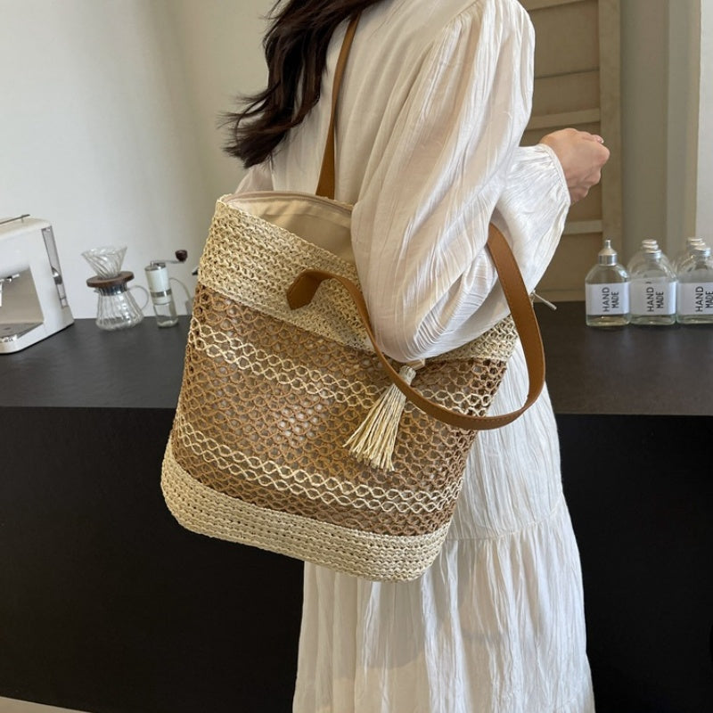 👜🏖️ Women's Straw Woven Shoulder Bag – Spacious, Lightweight & Breezy Style 🌴