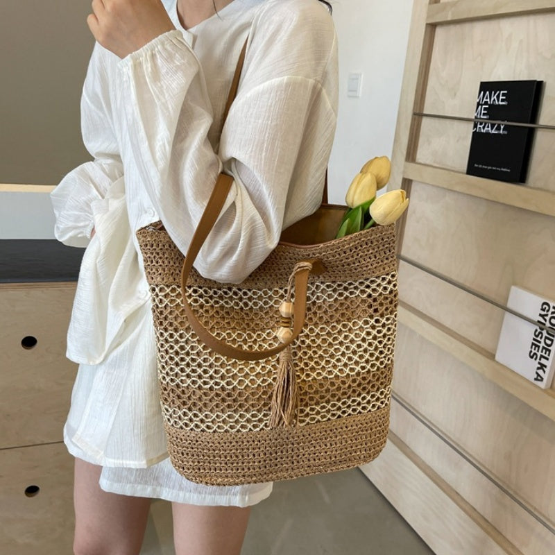 👜🏖️ Women's Straw Woven Shoulder Bag – Spacious, Lightweight & Breezy Style 🌴