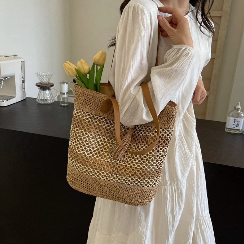 👜🏖️ Women's Straw Woven Shoulder Bag – Spacious, Lightweight & Breezy Style 🌴