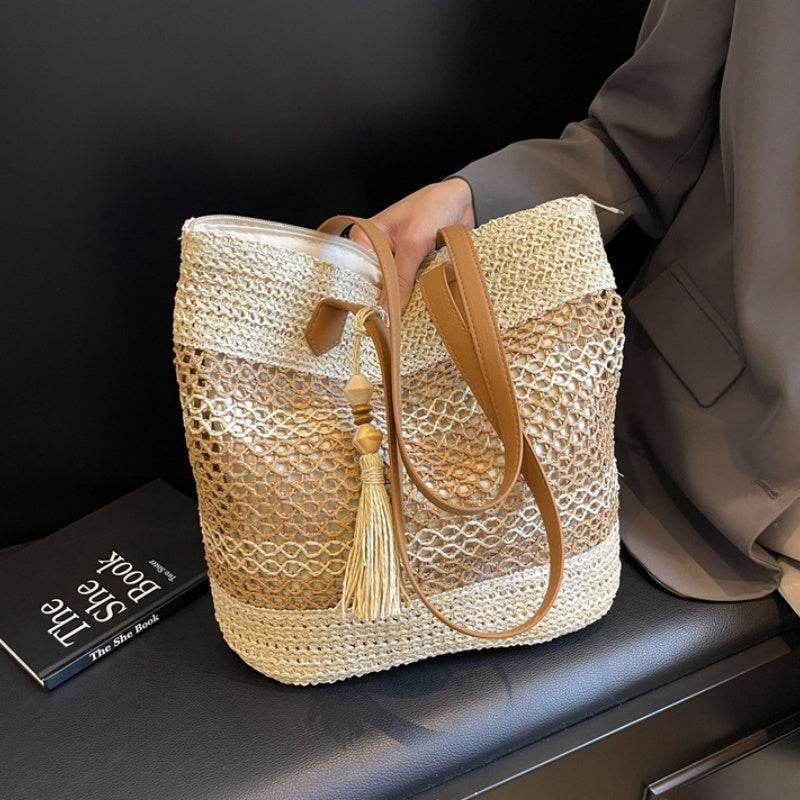 👜🏖️ Women's Straw Woven Shoulder Bag – Spacious, Lightweight & Breezy Style 🌴