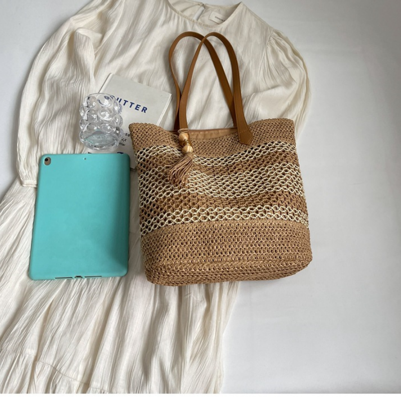👜🏖️ Women's Straw Woven Shoulder Bag – Spacious, Lightweight & Breezy Style 🌴